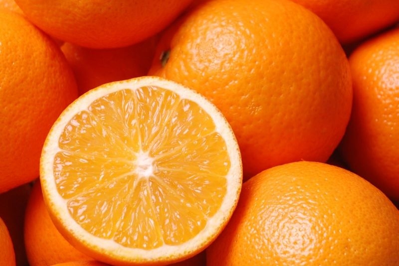 Những quả cam nhiều nước thường có vỏ mọng.