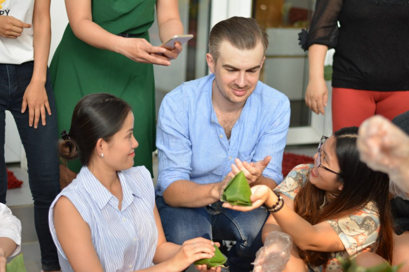 luyen-tap-giao-tiep-voi-nguoi-nuoc-ngoai-299487 Luyện tập giao tiếp với người nước ngoài
